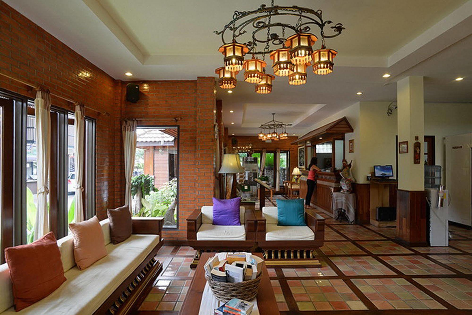 Sripat Guesthouse Sha Extra Plus Chiang Mai Exterior photo