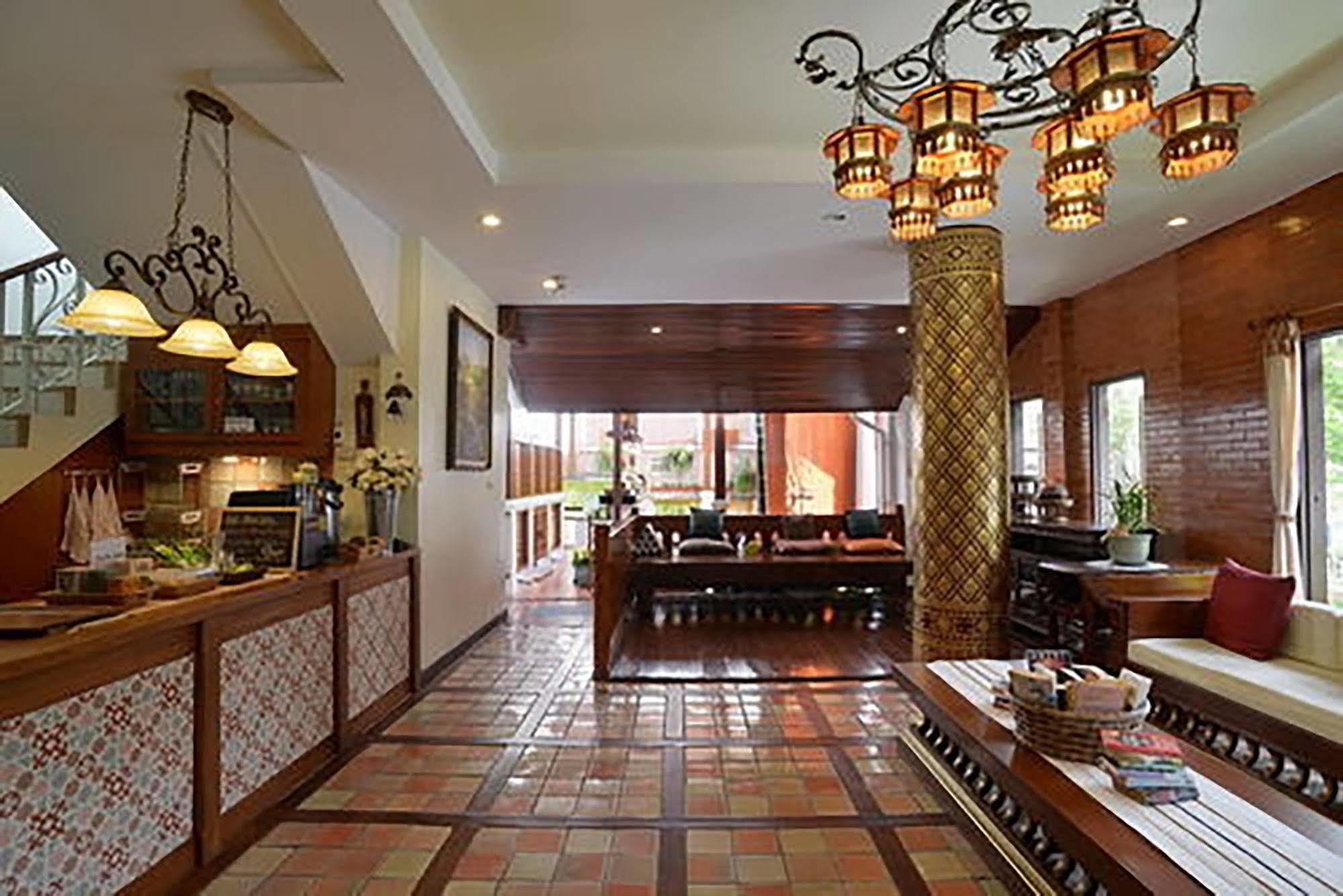 Sripat Guesthouse Sha Extra Plus Chiang Mai Exterior photo